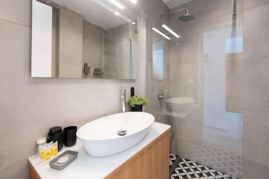 Apartment 2br-magic Terrace Delight Athens